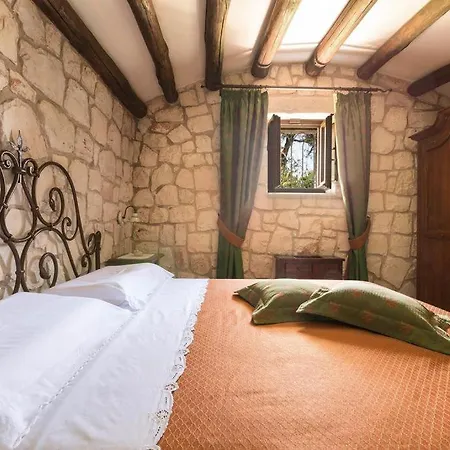 Trullo Dei Messapi Apartment